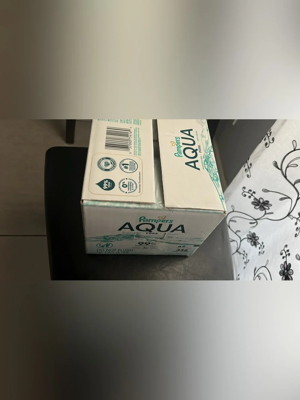 Pampers AQUA Pure Fragrance-Free Baby Wipes - White with Teal Accent
